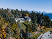 3 noches en familia con media pensión en La Cascada Casa Patagónica by DON